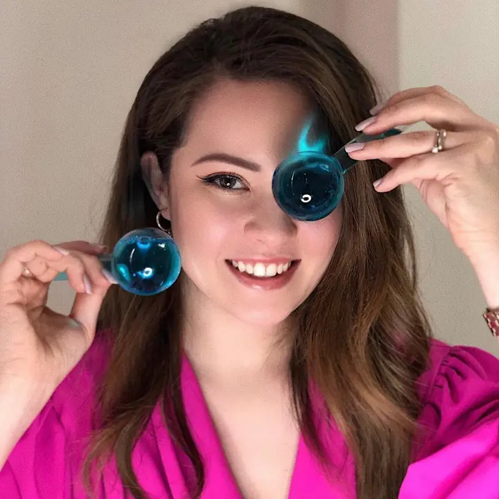 Aleyna Gülten, kalıcı makyaj uzmanı