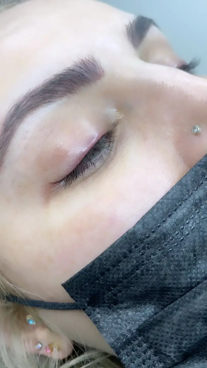 Babyliner dediğiiiin böyle olmalı - Kaş kalıcı makyaj sonucu, Aleyna Gülten